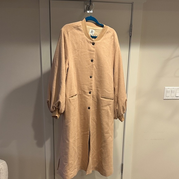 Chic tan long bomber jacket with puffed sleeves - Picture 1 of 5